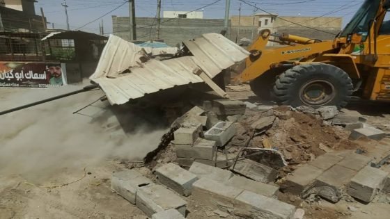 بلدية العمارة تقوم بحملة لإزالة التجاوزات على الطرق العامة.