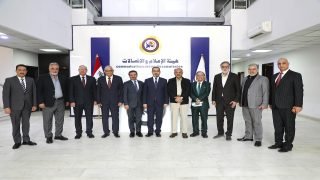 رئيس هيأة الإعلام والاتصالات يعقد لقاءات نوعية مع نخب إعلامية وأكاديمية لتعزيز الحوار وتطوير القطاع