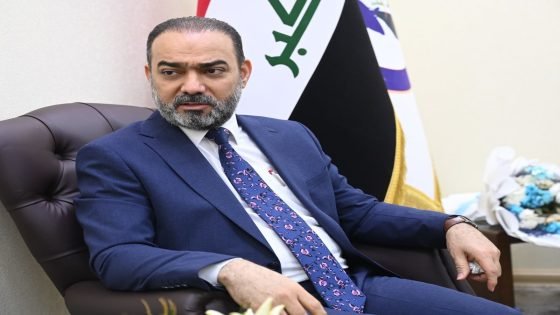 رئيس هيأة الإعلام والاتصالات يعقد لقاءات نوعية مع نخب إعلامية وأكاديمية لتعزيز الحوار وتطوير القطاع