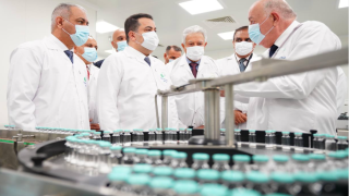 السوداني يتحدث عن تحقيق الامن الدوائي للعراق ويؤكد ارتفاع مؤشر العقود للقطاع الخاص