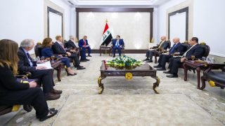 رئيس الوزراء يستقبل وفد من مجلس الشيوخ الامريكي