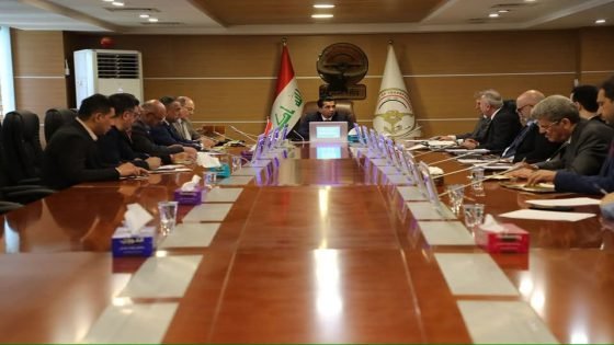 وزير النقل يطلع على آخر تطورات العمل في التصاميم التفصيلية لطريق التنمية 