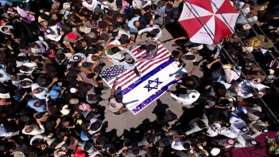 انطلاق التظاهرات في بغداد وعدد من المحافظات التي دعا إليها زعيم التيار الوطني الشيعي السيد مقتدى الصدر للتنديد بالعدوان الصهيوني على إيران