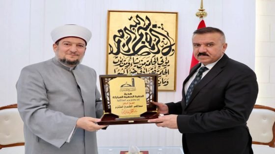 مثمنًا دورهم في الحفاظ على السلم المجتمعي.. وزير الداخلية يلتقي خطيب الحضرة الحنفية ووفدا من أهالي الأعظمية
