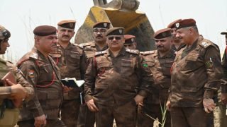 بتوجيه من وزير الداخلية قائد قوات الحدود يزور لواء الحدود العاشر لإطلاق العمل بإكمال السدة الحدودية في هور الحويزة