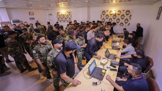 الحشد الشعبي يباشر توزيع “بطاقات المهندس” على منتسبيه في جميع المحافظات