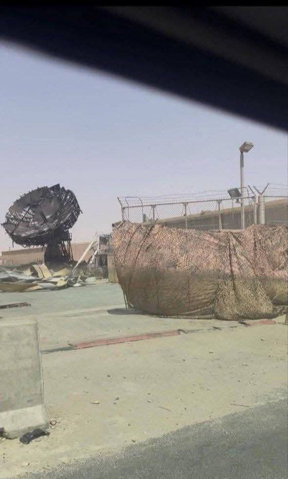 صور مسربة من قاعدة العديد القطرية تظهر دمار محطة الاتصالات داخل القاعدة من الصاروخ الإيراني