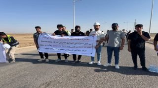 تظاهرة لمهندسي الكحلاء وبني هاشم أمام شركة بتروجاينا الصينية في ميسان للمطالبة بحقوق التعيين والتدريب