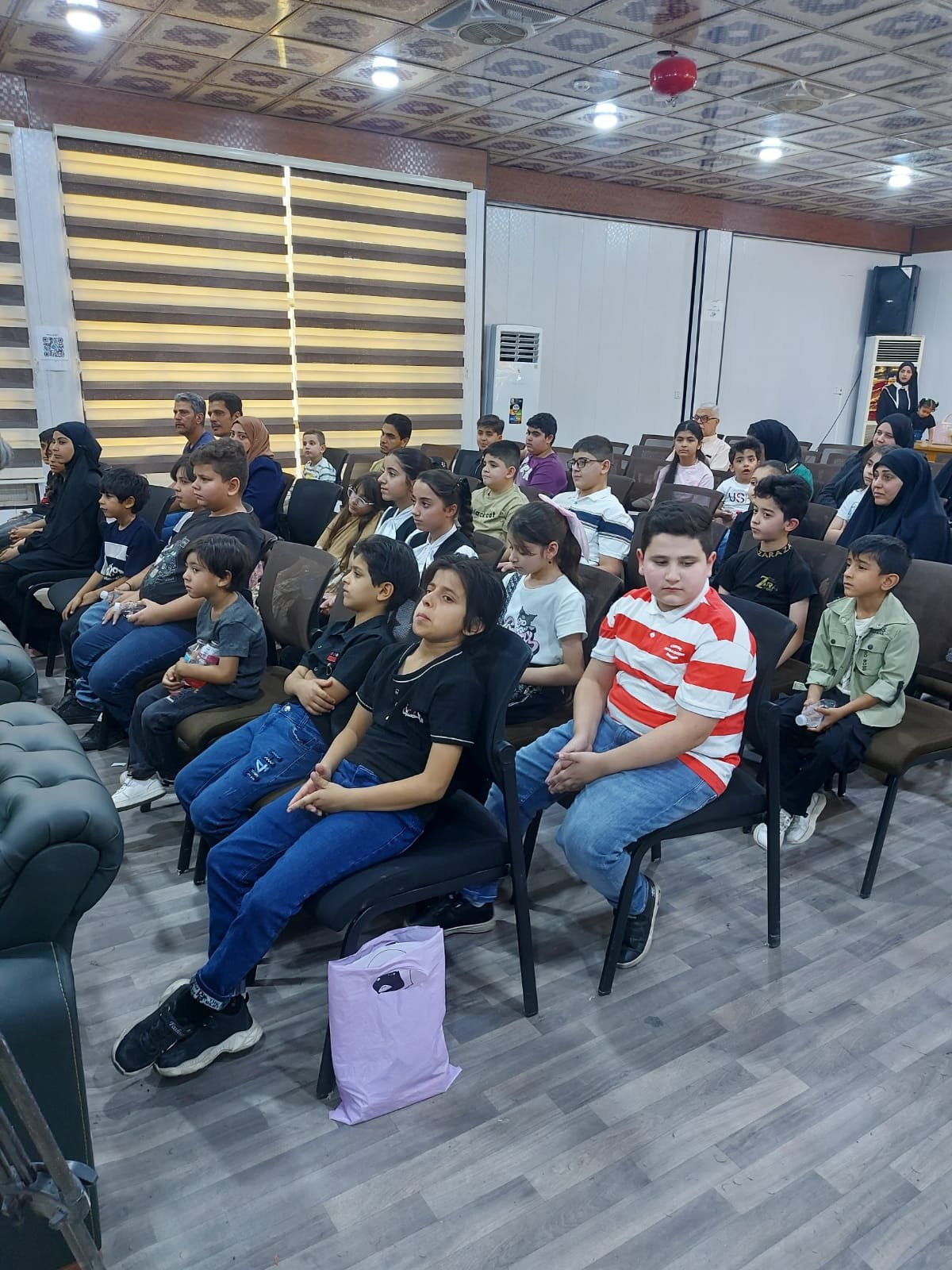 اللجنة الدائمية للعمل التطوعي في ديوان محافظة البصرة أقامت أول ورشة تعليمية و تربوية للأطفال لأستغلال العطلة الصيفية و الاستمتاع بها وجعلها مثمرة لهم و إبعادهم عن الموبايل