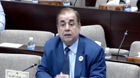 النائب عامر عبدالجبار يدعو إلى إحالة النائب باسم الخشان للجنة السلوك النيابي: “يؤشر بكيفه على الخريطة ويعطي حدود وحقوق للكويت”