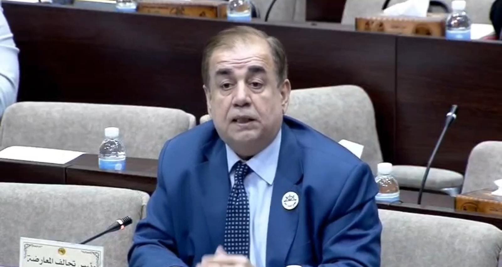 النائب عامر عبدالجبار يدعو إلى إحالة النائب باسم الخشان للجنة السلوك النيابي: “يؤشر بكيفه على الخريطة ويعطي حدود وحقوق للكويت”