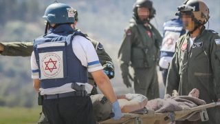 جيش الكيان الصهيوني: مقتل جندي وإصابة ضابط من لواء غولاني بجروح خطيرة خلال معارك في جنوب قطاع غزة