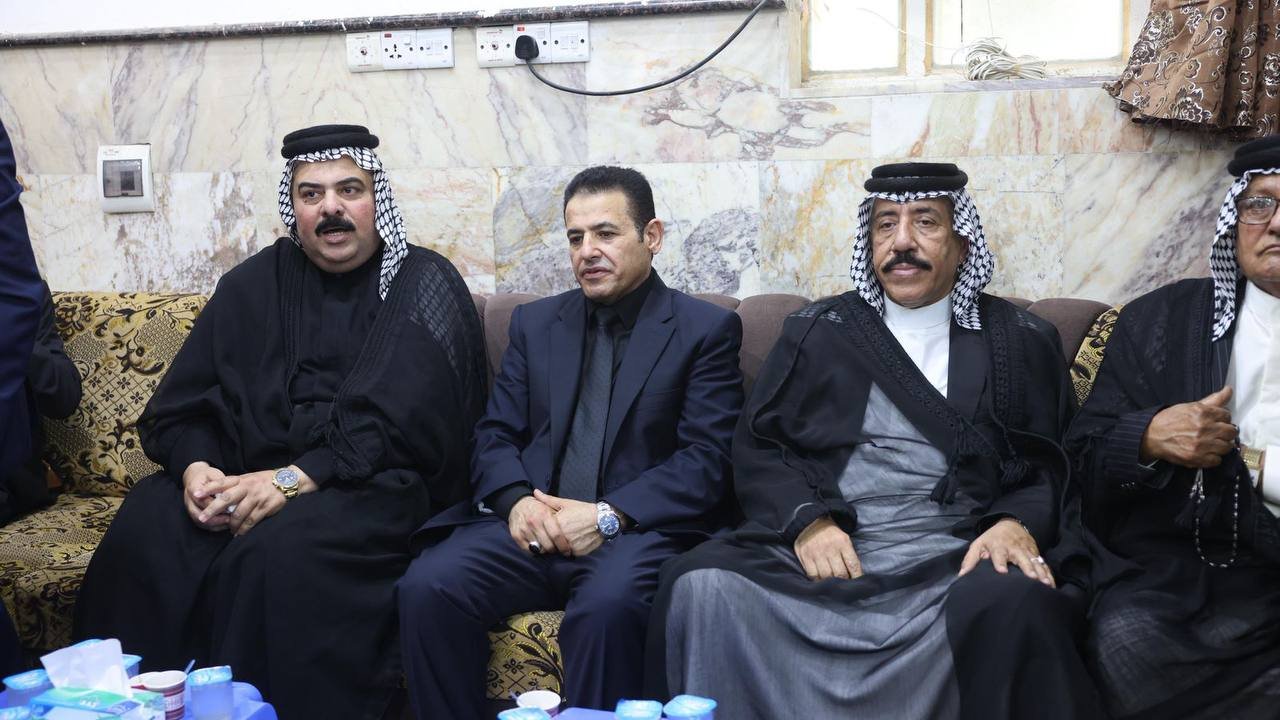 مستشار الامن القومي قاسم الأعرجي يعزي ذوي شهداء حادث حريق الهايبر ماركت في مدينة الكوت بمحافظة واسط ويؤكد: الأجهزة المختصة تعمل على كشف ملابسات الحادث للوقوف على أسبابه ومحاسبة المقصرين وفق القانون