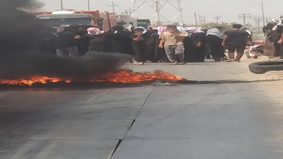 تظاهرة في قضاء الكحلاء بمحافظة ميسان تغلق جسر علي الزكي احتجاجًا على شح وازمة المياه