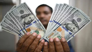 ارتفاع طفيف بأسعار صرف الدولار في بغداد