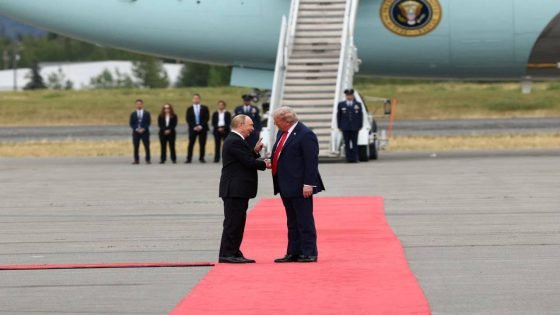 الان.. انطلاق المحادثات بين بوتين وترامب في ألاسكا