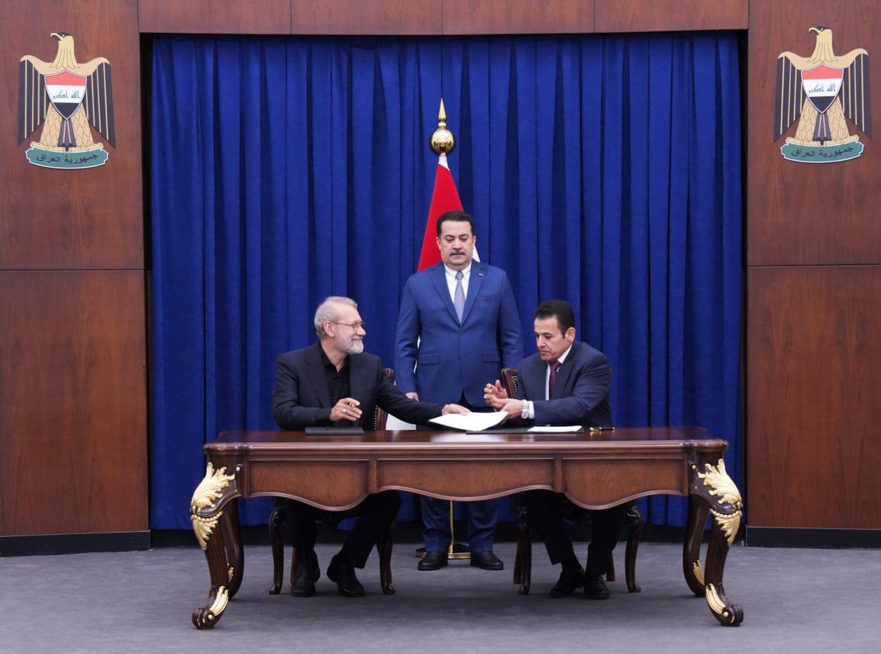 رئيس الوزراء يرعى توقيع مذكرة تفاهم أمنية مشتركة بين مستشار الأمن القومي العراقي والأمين العام للأمن القومي الإيراني تتعلق بالتنسيق الأمني للحدود المشتركة بين البلدين