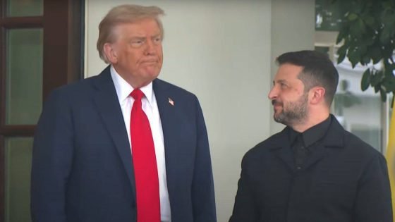 ترامب يستقبل الرئيس الأوكراني زيلينسكي بالبيت الأبيض.