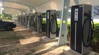 دراسة تحذر من تلوث الهواء قرب محطات شحن السيارات الكهربائية