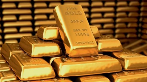 الذهب يقترب من مستوى قياسي مع ترقب بيانات التضخم الأميركية