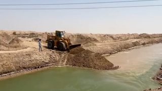 جدل واسع في البصرة بعد إغلاق قناة “السويب” المائية