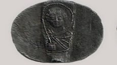 علماء آثار في روسيا يعثرون على أقدم ختم استخدمه الأمير ياروسلاف الحكيم قبل 995 سنة