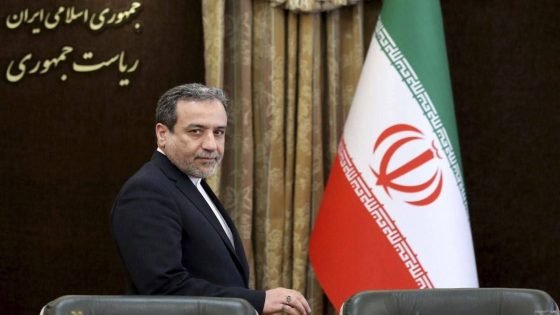 وزير الخارجية الإيراني “عباس عراقجي”: خطوة الترويكا الأوروبية بتفعيل عملية إعادة فرض العقوبات على إيران “غير مبررة وغير قانونية”.