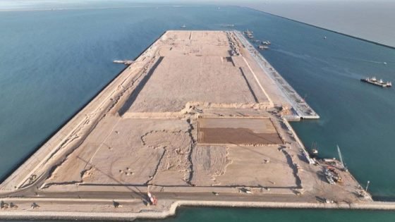 موانئ العراق: استمرار أعمال الحفر والتطوير في القناة الملاحية لميناء الفاو الكبير