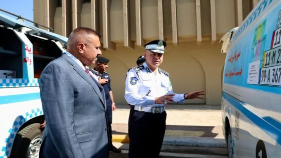 وزير الداخلية يطلع على عمل المركبات التخصصية الجوالة لتقديم خدمات المرور للمواطنين