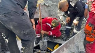 الدفاع المدني يواصل عمليات الإنقاذ في حادثة انهيار جسر العطيشي بكربلاء المقدسة