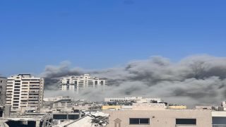 الجيش الإسرائيلي يقصف برج “مشتهى” في غزة