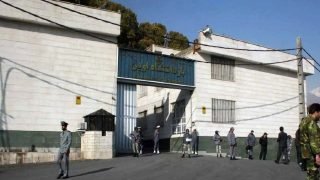 فرنسا تطالب إيران بإطلاق سراح ثلاثة مواطنين فوراً