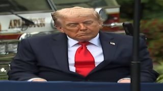 ترامب يثير القلق؛ بعد ظهوره بوجه مائل وفم متدلٍ، مع كدمات في يديه وتورم كاحليه.