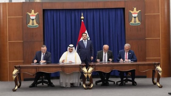 رئيس مجلس الوزراء محمد شياع السوداني يرعى مراسيم عقود تنفيذ عدد من المشاريع الرئيسية ضمن مشروع ” تنمية الغاز المتكامل” ( GGIP ) في حقل ارطاوي في محافظة البصرة الذي يشمل إنتاج النفط والغاز والطاقة النظيفة