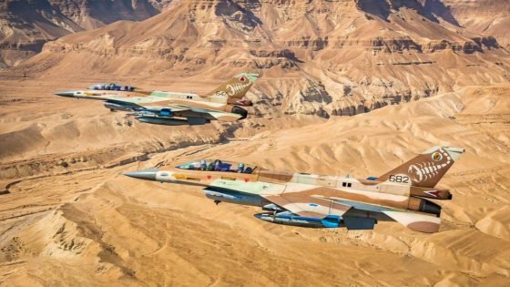 الجيش الصهيوني يصدر إنذار إخلاء لميناء الحديدة في اليمن