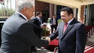 مستشار الأمن القومي يبحث مع أمين مجلس الأمن القومي الروسي تحضيرات اللقاء بين رئيس الوزراء العراقي والرئيس الروسي فلاديمير بوتين على هامش القمة العربية التي ستعقد في موسكو