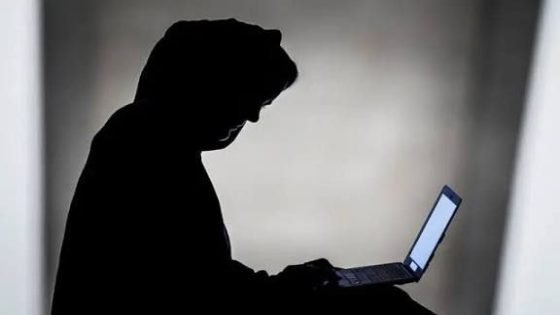 السجن خمس سنوات لمدان بابتزاز فتاة عبر مواقع التواصل
