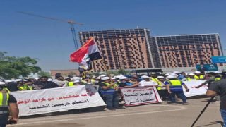 وقفة احتجاجية للمهندسين أمام مجلس الخدمة الاتحادي للمطالبة بالتعيين على الملاك الدائم