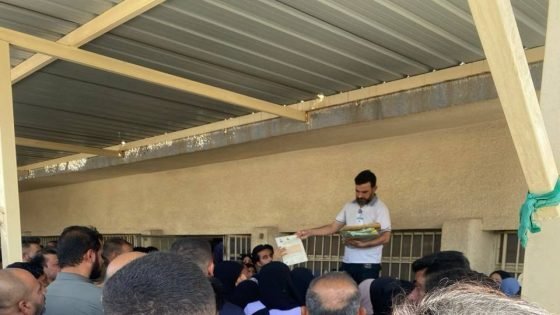 ازدحامات كبيرة في مديرية تربية الرصافة الثانية ببغداد