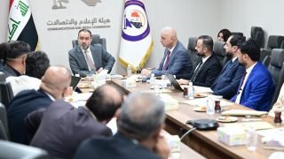 رئيس هيأة الإعلام والاتصالات يشدد على توحيد الإجراءات وتعزيز كفاءة الفروع في المحافظات