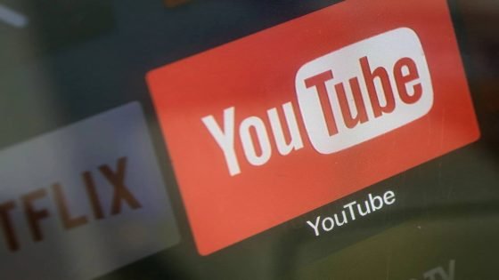 موقع يوتيوب يعلن عن إضافة خيار جديد يسمح للمستخدمين بإخفاء النوافذ المنبثقة للتوصيات التي تظهر في نهاية الفيديوهات، وذلك عبر زر “إخفاء” في الزاوية العلوية اليمنى من مشغل الفيديو