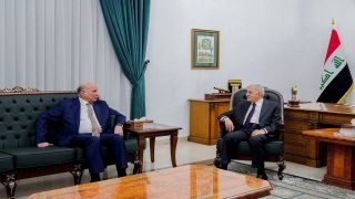 رئيس الجمهورية يستقبل وزير الخارجية ويؤكد دور العراق في ترسيخ السلام