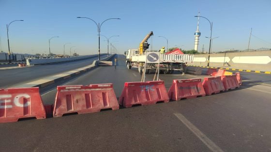 قطع طريق النسور باتجاه قحطان أربعة أيام لاستكمال أعمال التطوير