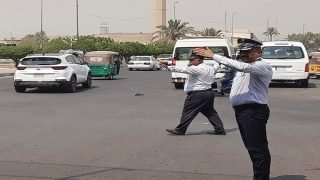 غلق المسار الأيمن في التقاطعات.. ظاهرة مرورية تعرقل حركة السير في بغداد