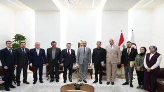رئيس هيأة الإعلام والاتصالات يبحث مع السفير الأوكراني سبل التعاون ومكافحة الأخبار المضللة