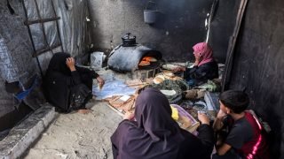 تصاعد أزمة الجوع في غزة مع تزايد المساعي الدولية لوقف إطلاق النار