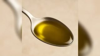 زيت الزيتون.. علاج طبيعي فعّال لتخفيف الإمساك وتحسين الهضم