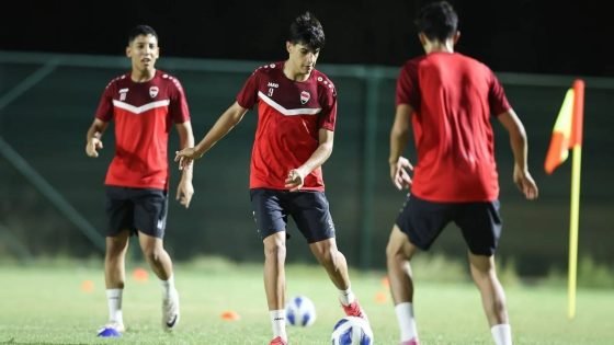 منتخب شباب العراق لكرة القدم يواجه نظيره العُماني ودياً ضمن معسكره التدريبي في سلطنة عمان