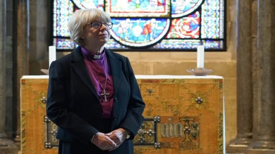 لأول مرة في منذ تأسيس المنصب قبل 1400 عام.. كنيسة انجلترا تختار “سارة مولالي” رئيسة لأساقفة “كانتربري” وستتولى المنصب في كانون الثاني 2026 في مراسم تثبيت رسمية.