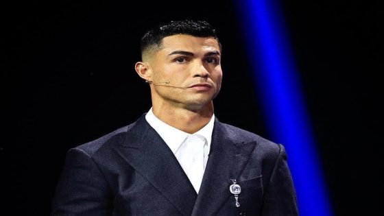 صافي ثروته وصل إلى 1.4 مليار دولار.. “كريستيانو رونالدو” أول ملياردير في تاريخ كرة القدم
